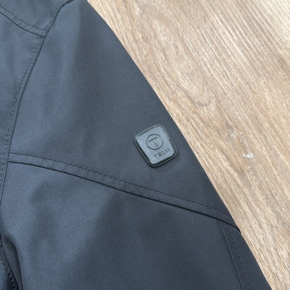 Tumi Tech by Tumi Black Softshell Full Zip Metro Jacket Zip Pockets Men’s Large - Picture 7 of 16